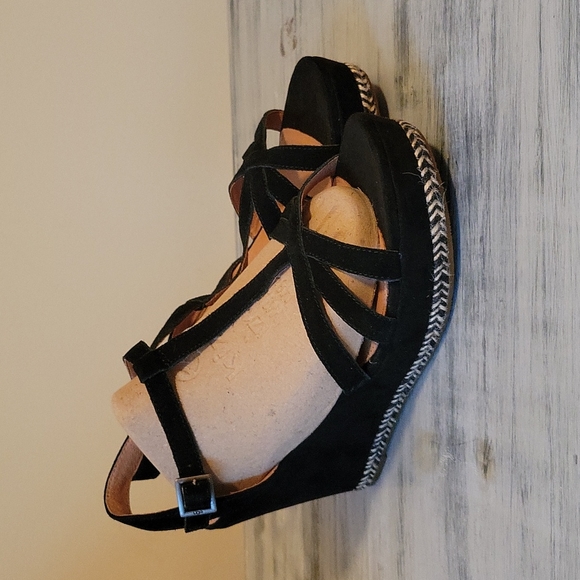 Ugg Melissa size 10 Suede Wedge Sandal - Picture 1 of 8